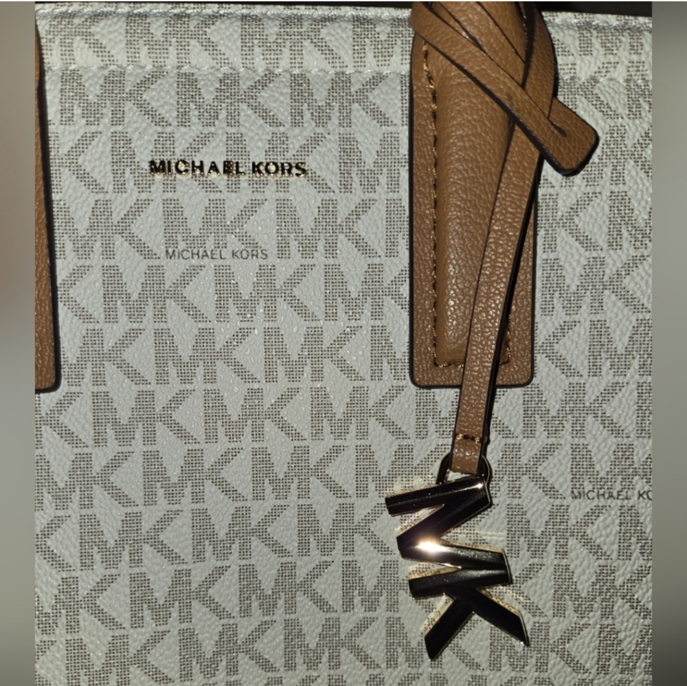 Michael Kors Cream and Tan Satchel Bag - Picture 5 of 14